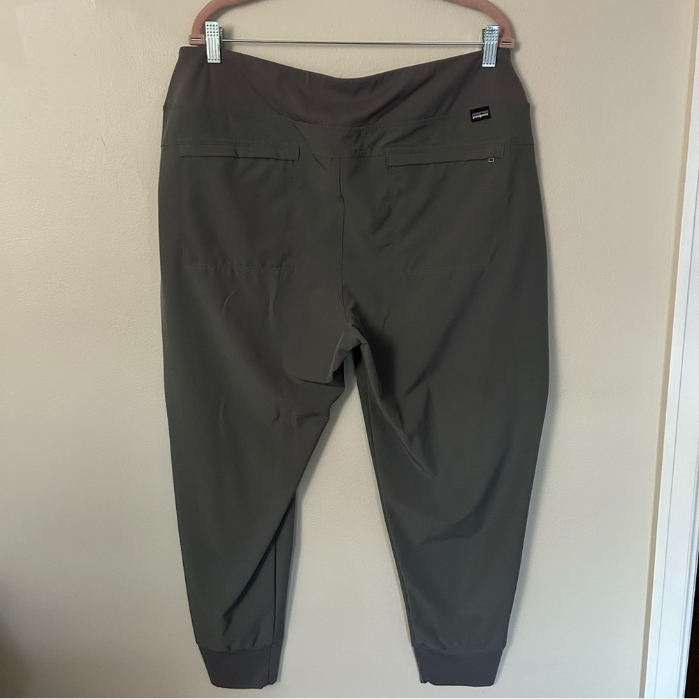 Patagonia Gray Activewear Bottoms - Picture 8 of 9